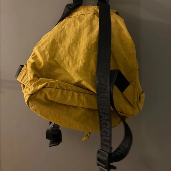 Baggu Yellow nylon Backpack - Picture 2 of 2